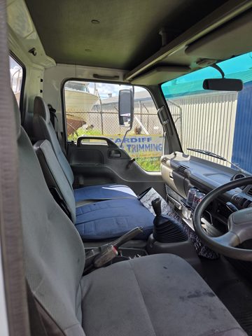 1995 Isuzu Npr250  Insulated Pantec photo 5