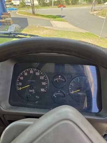 1995 Isuzu Npr250  Insulated Pantec photo 6