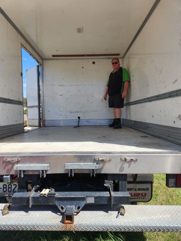 1995 Isuzu Npr250  Insulated Pantec photo 9